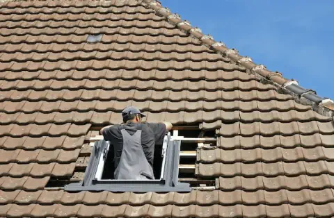 Pose de velux - Savigny-sur-Clairis